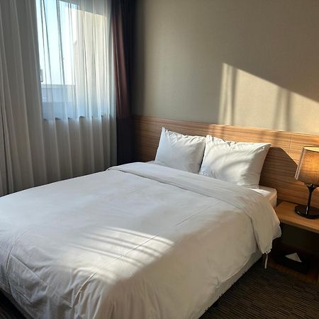 Golden Harbor Hotel Pyeongtaek Extérieur photo