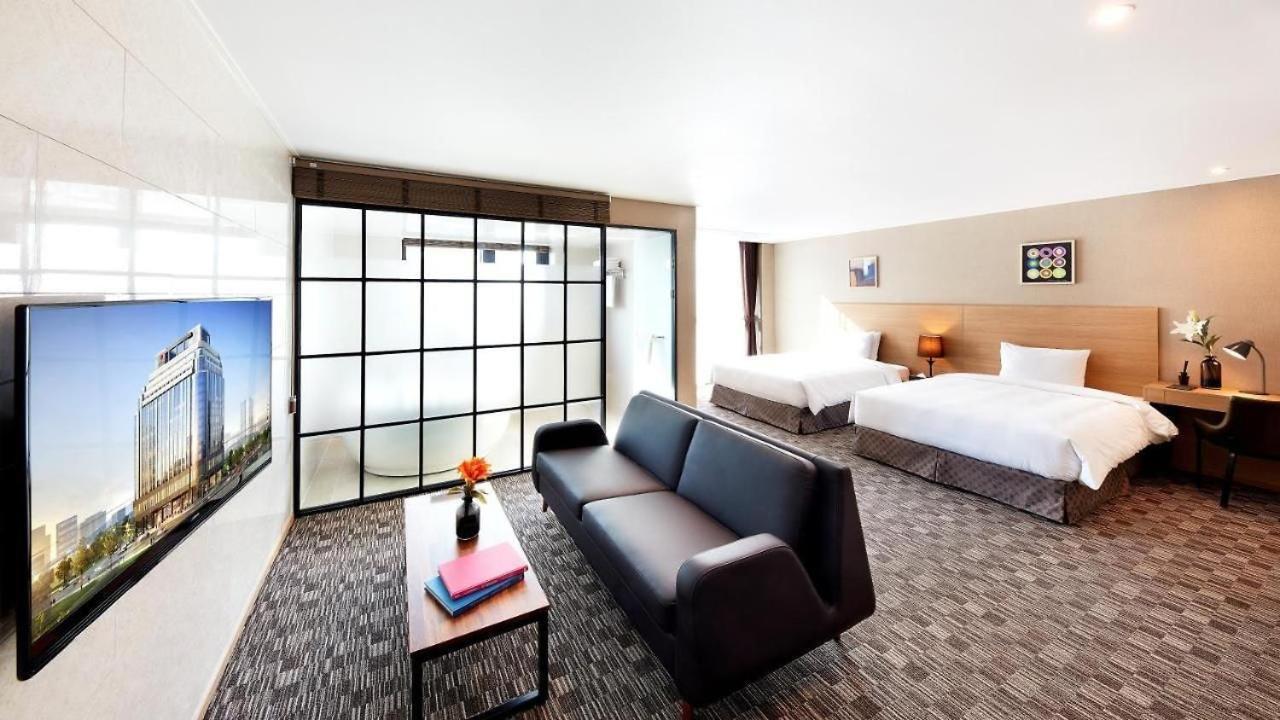 Golden Harbor Hotel Pyeongtaek Extérieur photo