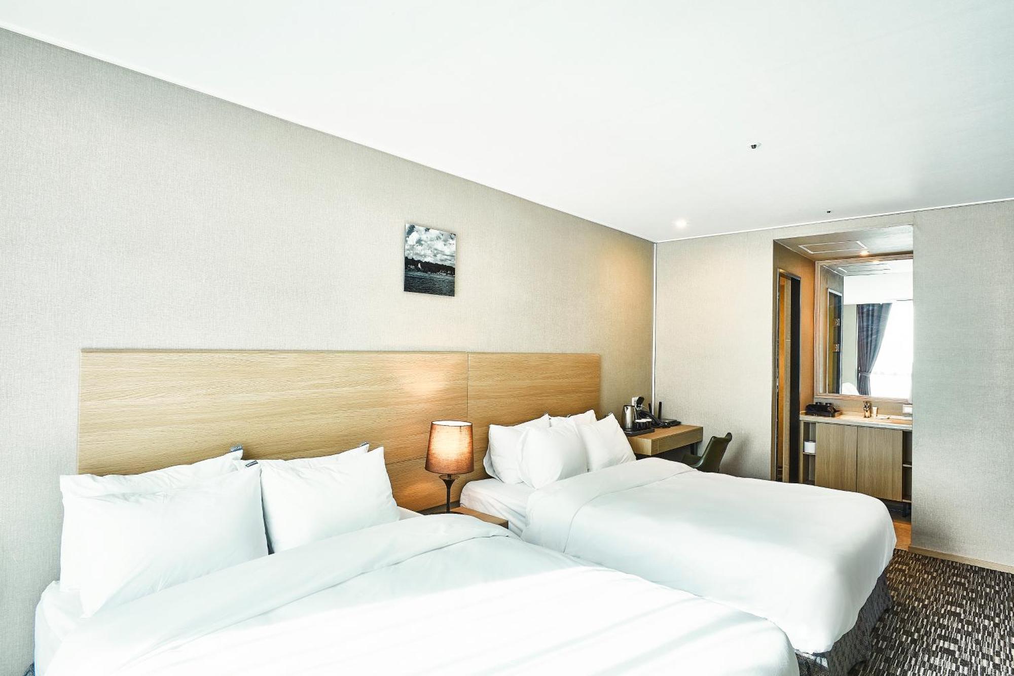 Golden Harbor Hotel Pyeongtaek Extérieur photo