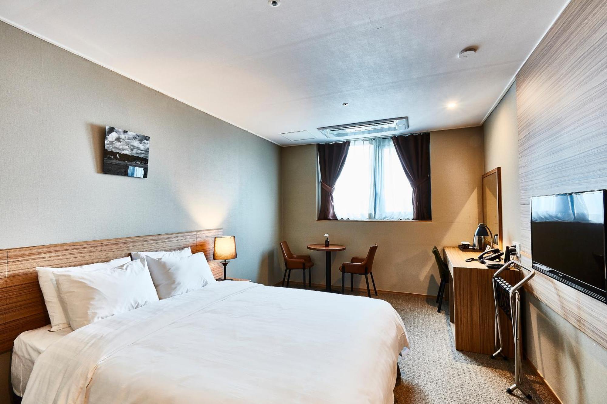 Golden Harbor Hotel Pyeongtaek Extérieur photo