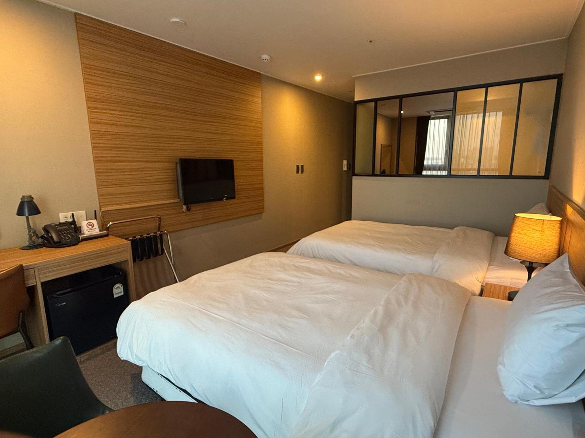 Golden Harbor Hotel Pyeongtaek Extérieur photo