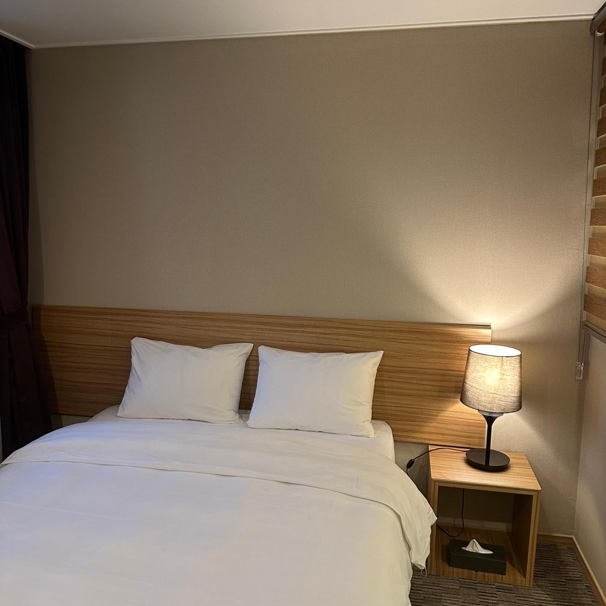 Golden Harbor Hotel Pyeongtaek Extérieur photo